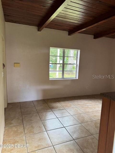 待售: $220,000 (2 贝兹, 1 浴室, 1128 平方英尺)