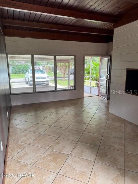 待售: $220,000 (2 贝兹, 1 浴室, 1128 平方英尺)