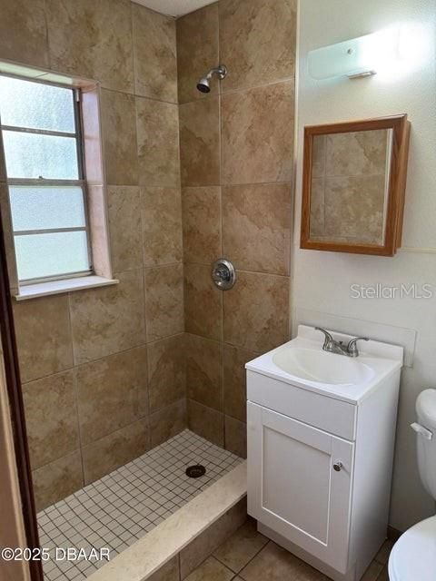 待售: $220,000 (2 贝兹, 1 浴室, 1128 平方英尺)