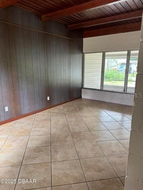 待售: $220,000 (2 贝兹, 1 浴室, 1128 平方英尺)