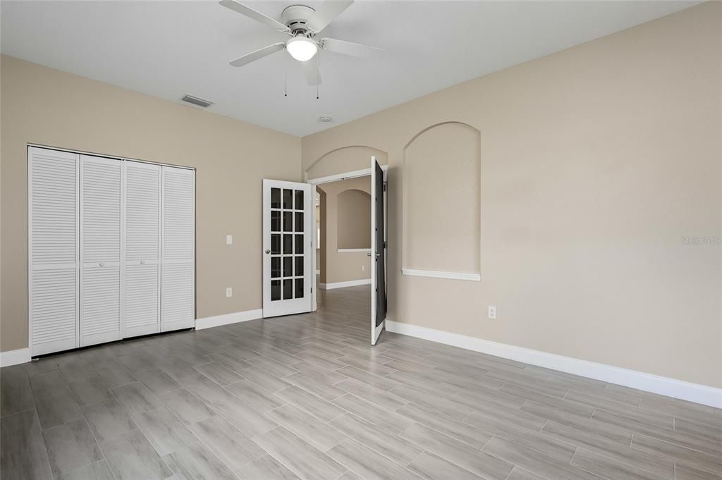 待售: $525,000 (5 贝兹, 3 浴室, 2279 平方英尺)