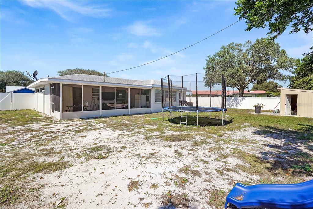 En Venta: $240,000 (3 camas, 2 baños, 1229 Pies cuadrados)