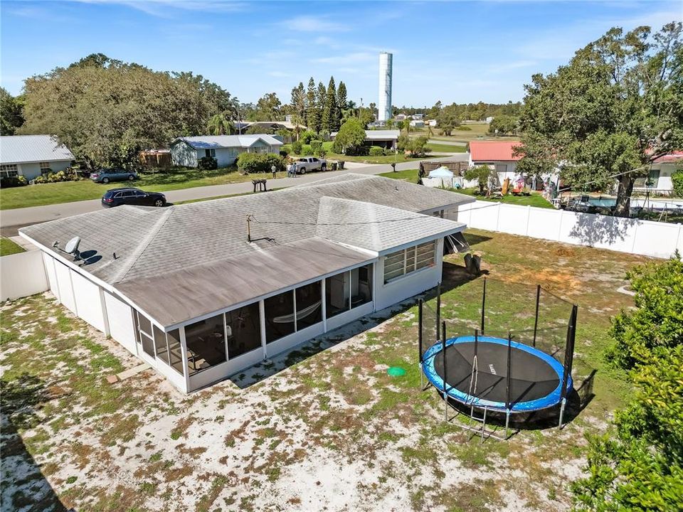 En Venta: $240,000 (3 camas, 2 baños, 1229 Pies cuadrados)