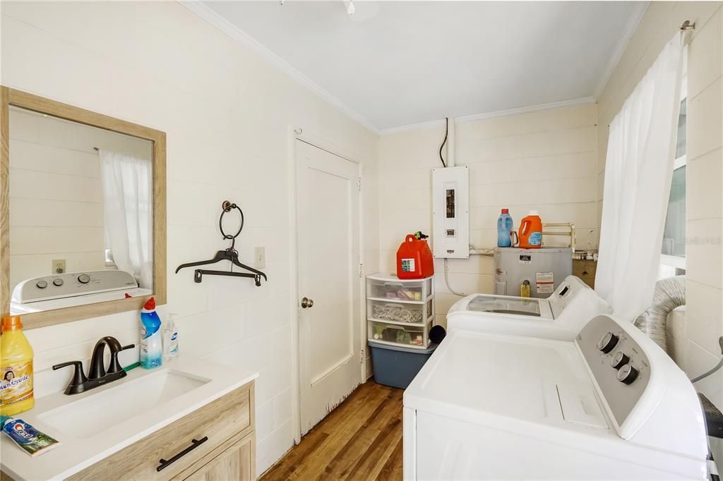 En Venta: $240,000 (3 camas, 2 baños, 1229 Pies cuadrados)