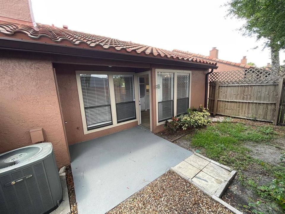 待售: $158,000 (1 贝兹, 1 浴室, 759 平方英尺)