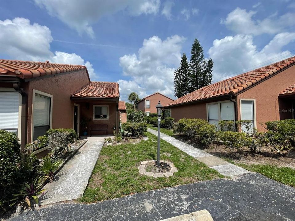 待售: $158,000 (1 贝兹, 1 浴室, 759 平方英尺)