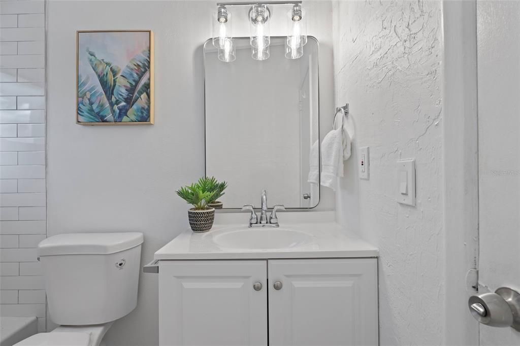 待售: $330,000 (3 贝兹, 1 浴室, 1262 平方英尺)