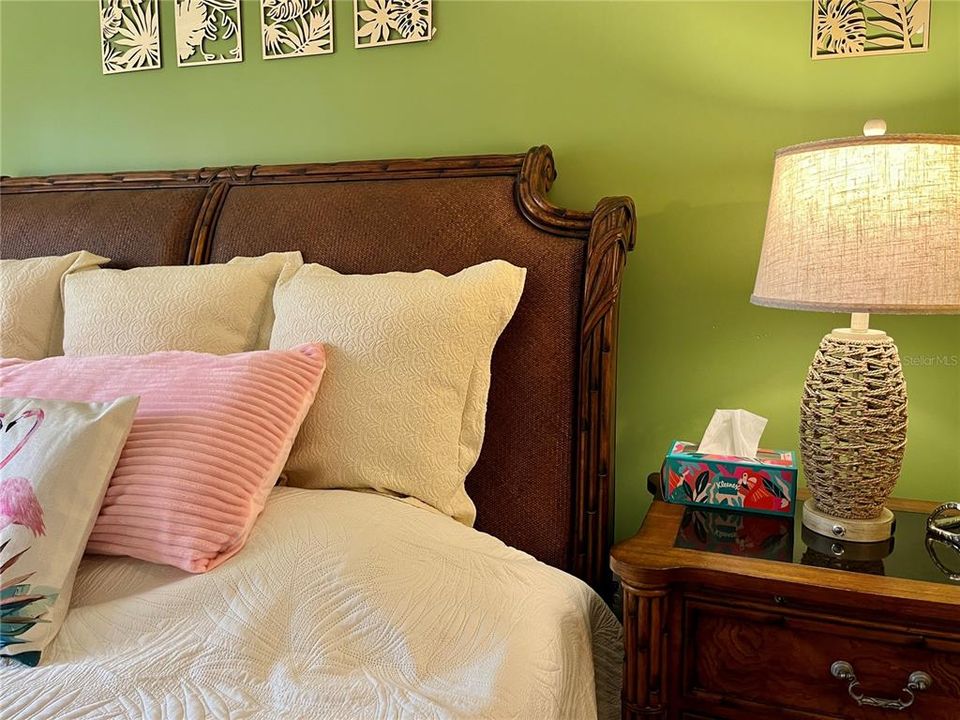 待售: $129,000 (2 贝兹, 2 浴室, 1017 平方英尺)