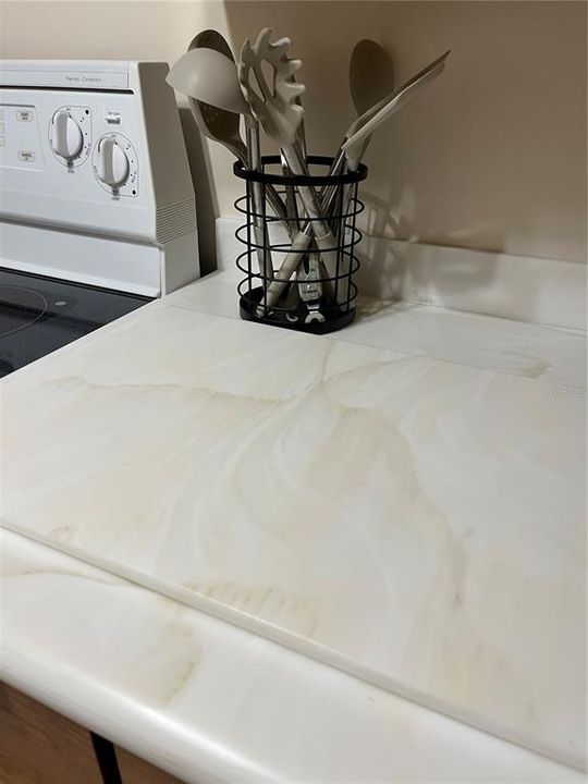 待售: $129,000 (2 贝兹, 2 浴室, 1017 平方英尺)