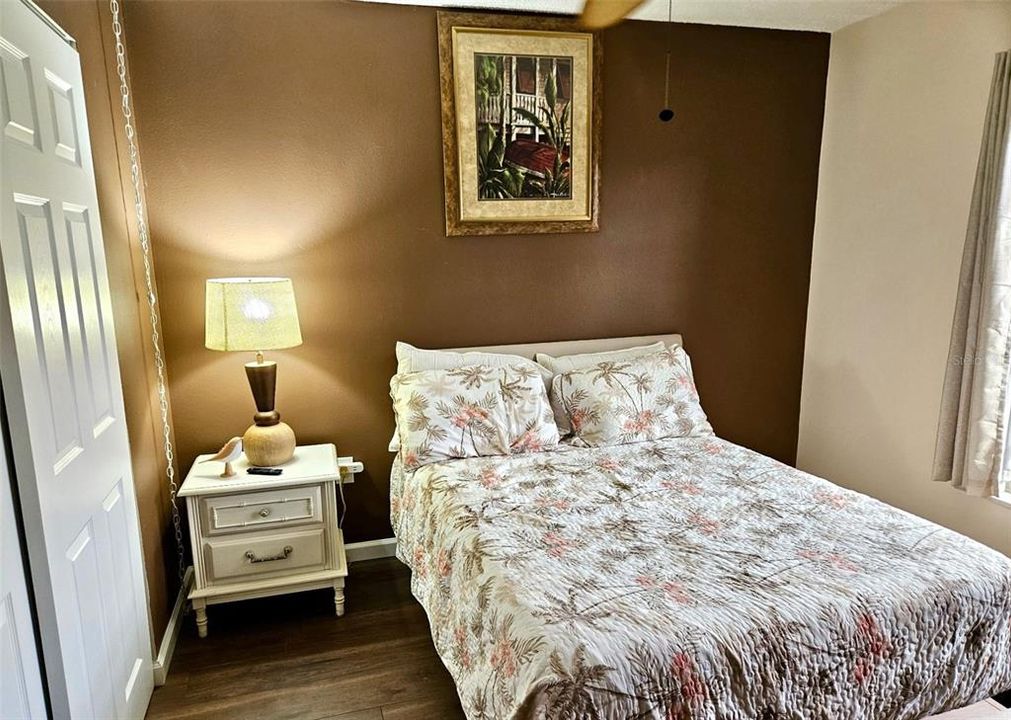 待售: $129,000 (2 贝兹, 2 浴室, 1017 平方英尺)