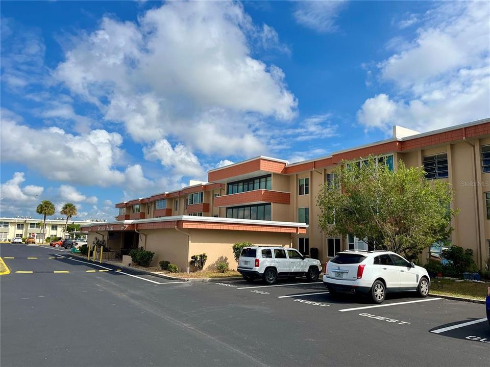 待售: $129,000 (2 贝兹, 2 浴室, 1017 平方英尺)