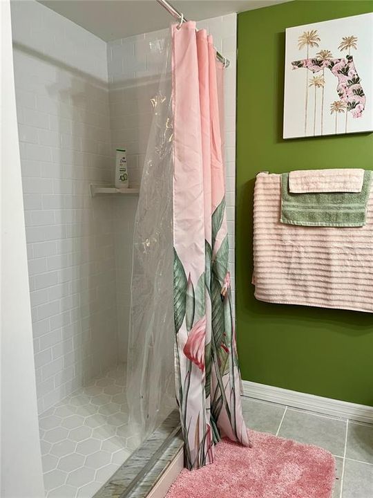 待售: $129,000 (2 贝兹, 2 浴室, 1017 平方英尺)