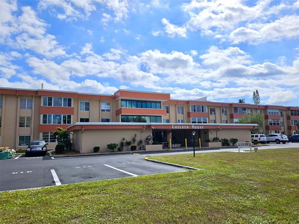 待售: $129,000 (2 贝兹, 2 浴室, 1017 平方英尺)