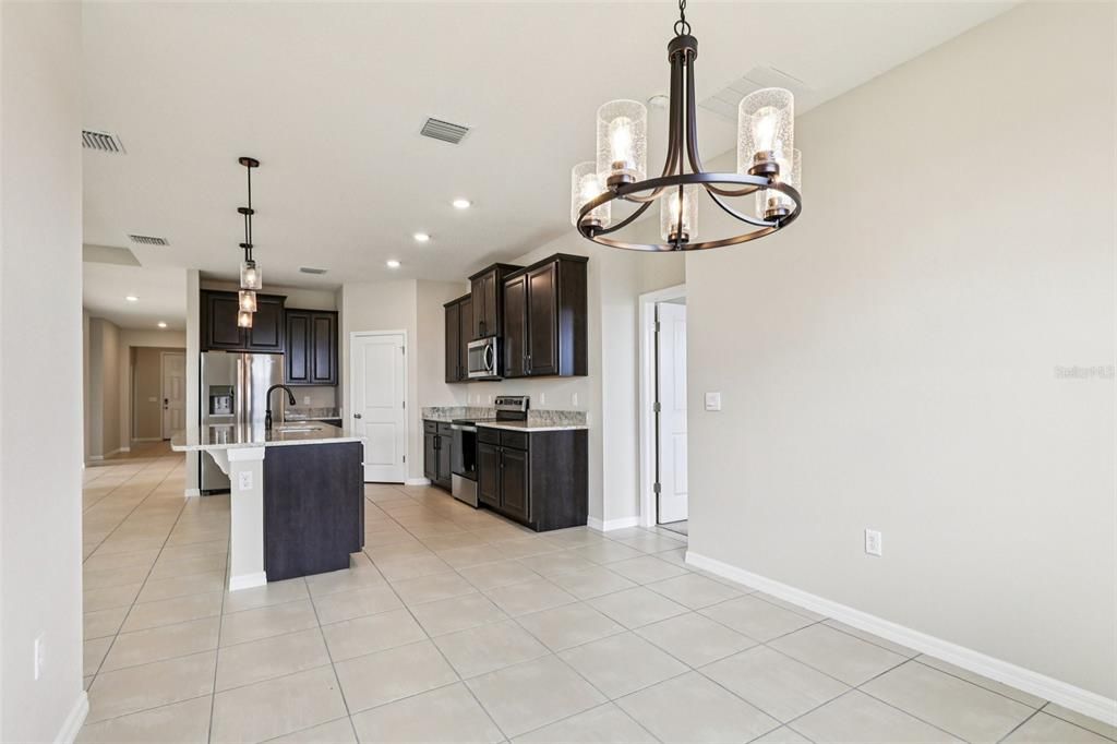 For Sale: $489,900 (4 beds, 3 baths, 2798 Square Feet)