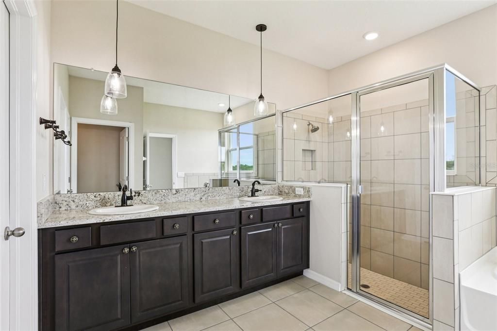 For Sale: $489,900 (4 beds, 3 baths, 2798 Square Feet)