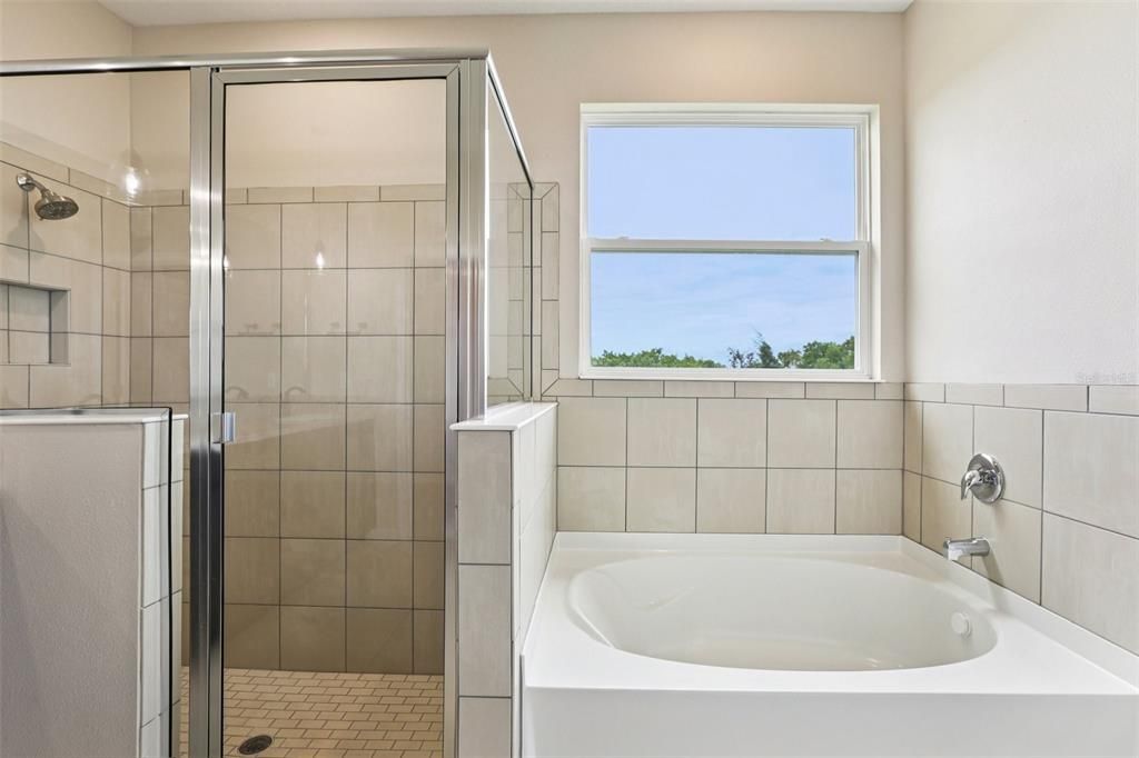 For Sale: $489,900 (4 beds, 3 baths, 2798 Square Feet)