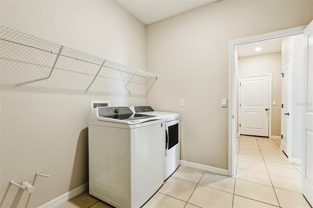 For Sale: $489,900 (4 beds, 3 baths, 2798 Square Feet)