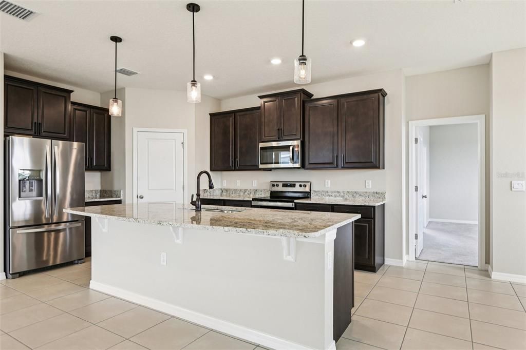 For Sale: $489,900 (4 beds, 3 baths, 2798 Square Feet)