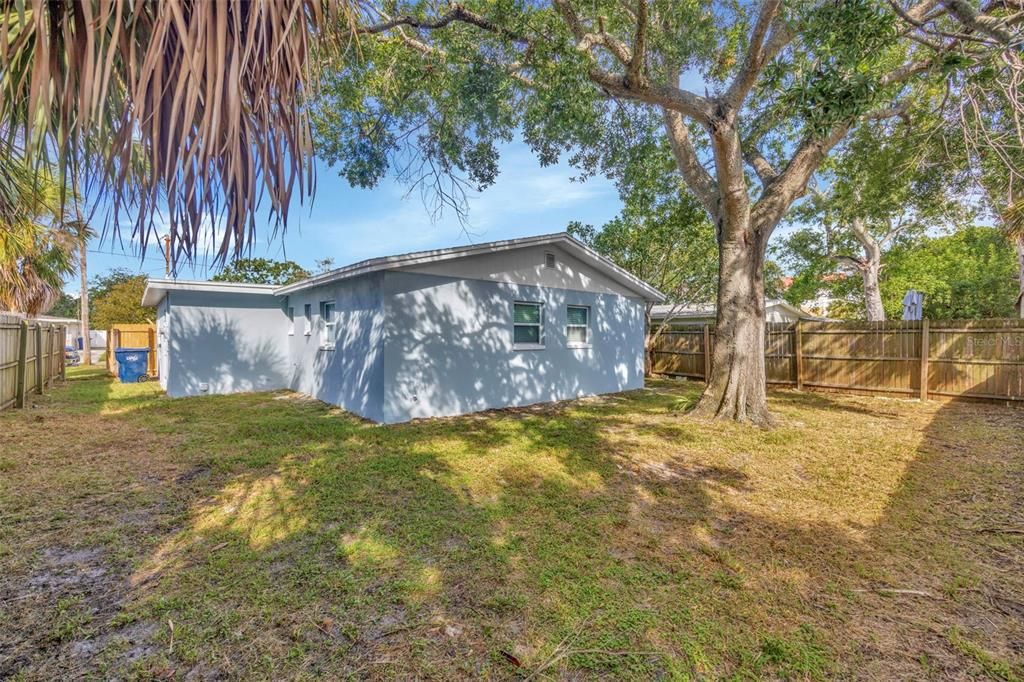 На продажу: $389,500 (3 спален, 2 ванн, 1260 Квадратных фут)