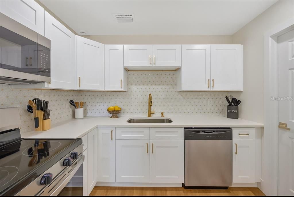 На продажу: $389,500 (3 спален, 2 ванн, 1260 Квадратных фут)