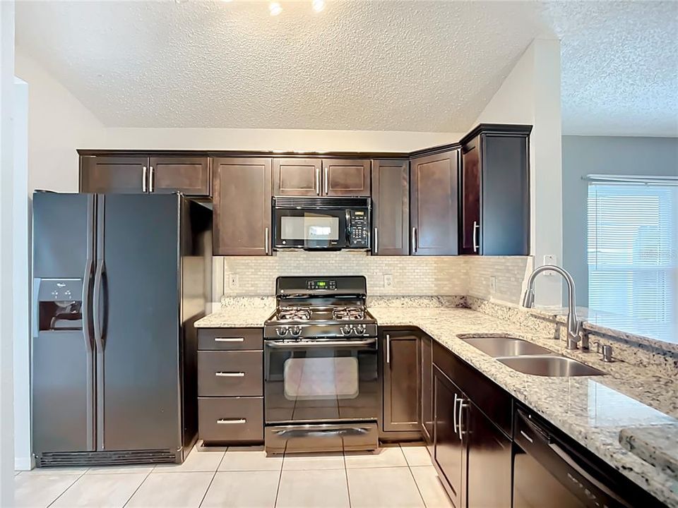 For Sale: $329,900 (3 beds, 2 baths, 1313 Square Feet)