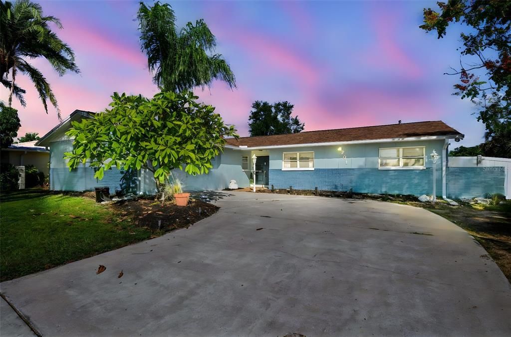 For Sale: $455,000 (4 beds, 2 baths, 1766 Square Feet)