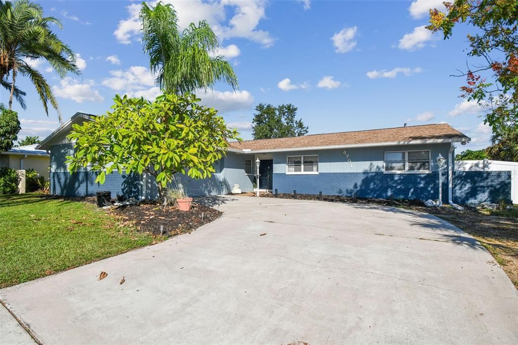 For Sale: $455,000 (4 beds, 2 baths, 1766 Square Feet)