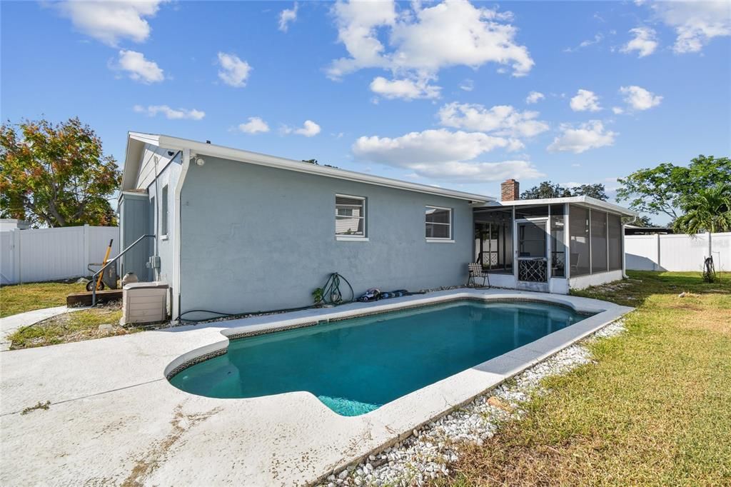 For Sale: $455,000 (4 beds, 2 baths, 1766 Square Feet)