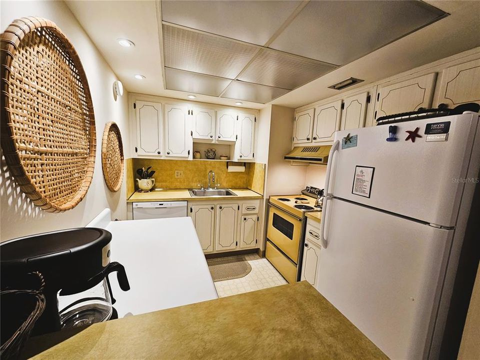 For Rent: $2,000 (1 beds, 1 baths, 780 Square Feet)