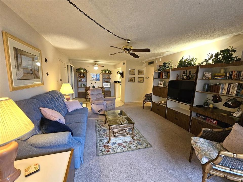 For Rent: $2,000 (1 beds, 1 baths, 780 Square Feet)