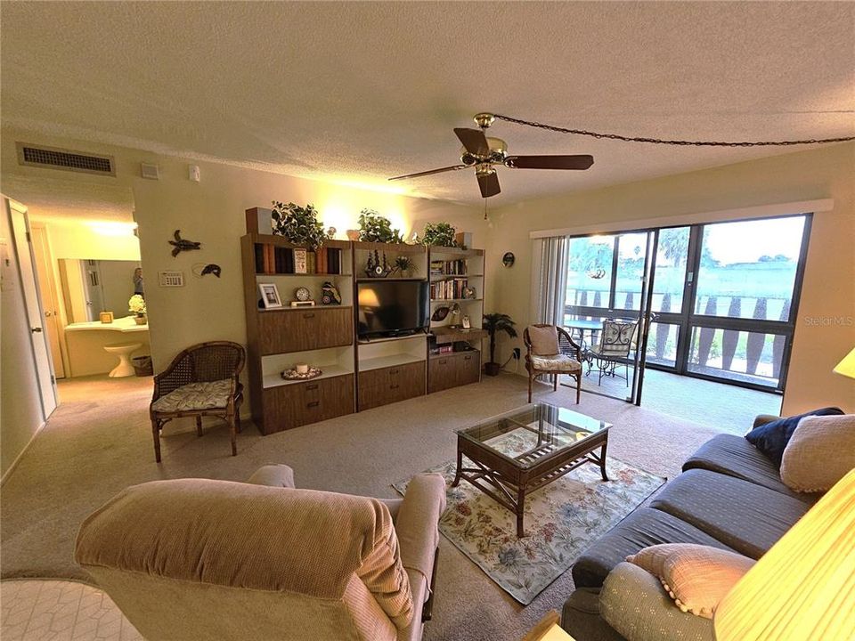 For Rent: $2,000 (1 beds, 1 baths, 780 Square Feet)