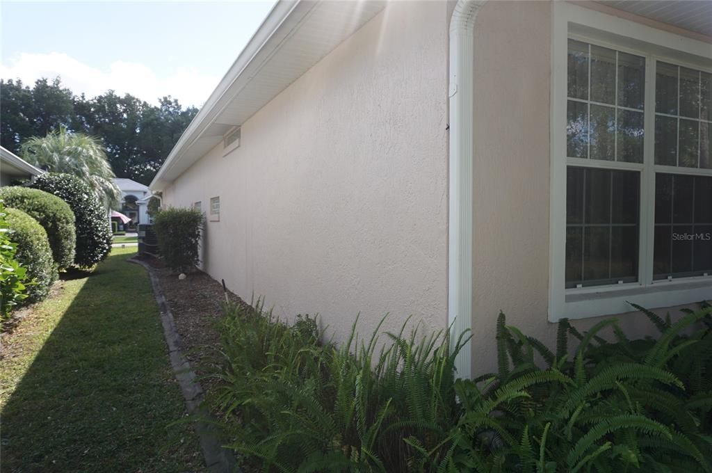 合同活跃: $198,875 (2 贝兹, 2 浴室, 1550 平方英尺)