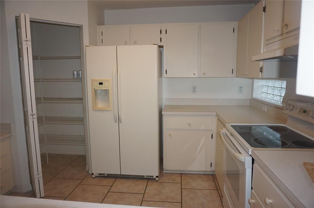 合同活跃: $198,875 (2 贝兹, 2 浴室, 1550 平方英尺)