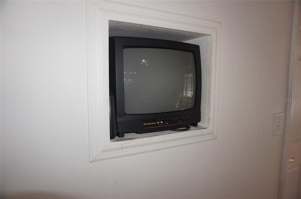 合同活跃: $198,875 (2 贝兹, 2 浴室, 1550 平方英尺)