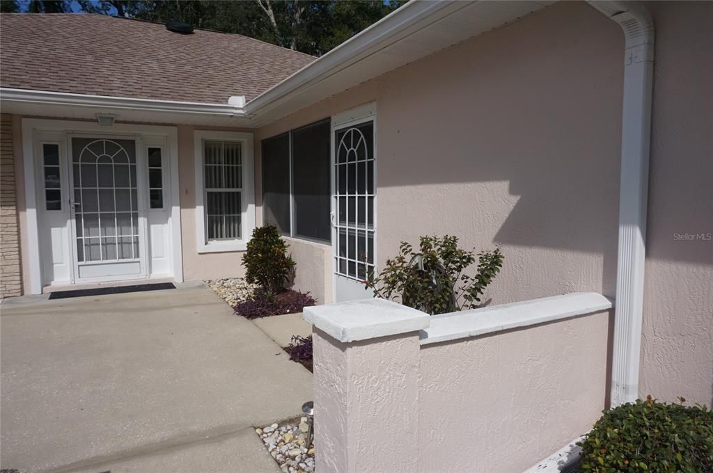 合同活跃: $198,875 (2 贝兹, 2 浴室, 1550 平方英尺)