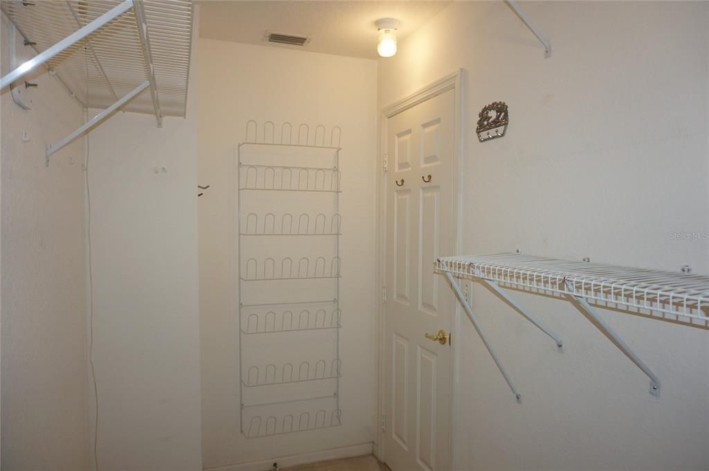 合同活跃: $198,875 (2 贝兹, 2 浴室, 1550 平方英尺)