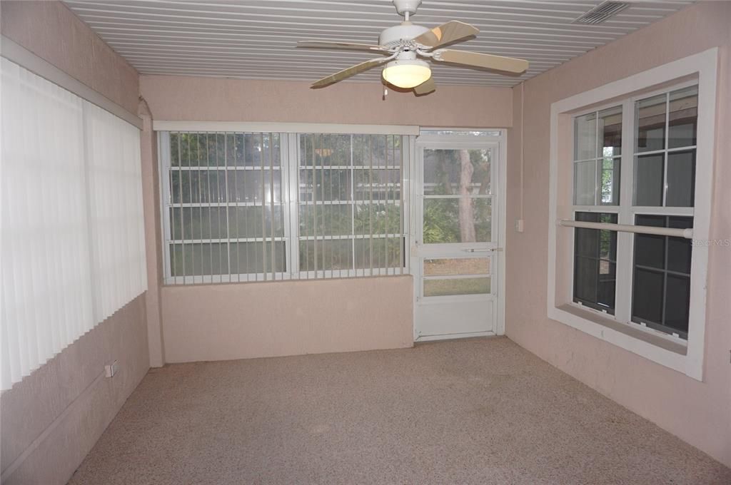 合同活跃: $198,875 (2 贝兹, 2 浴室, 1550 平方英尺)