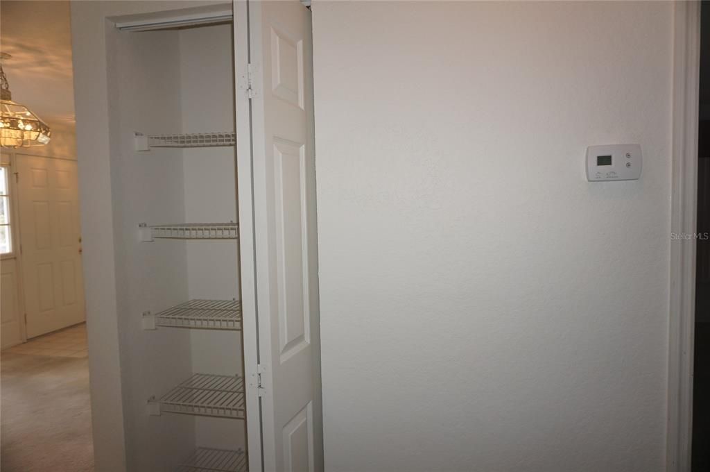 合同活跃: $198,875 (2 贝兹, 2 浴室, 1550 平方英尺)