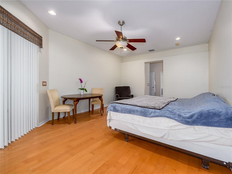 For Sale: $425,000 (4 beds, 2 baths, 2604 Square Feet)