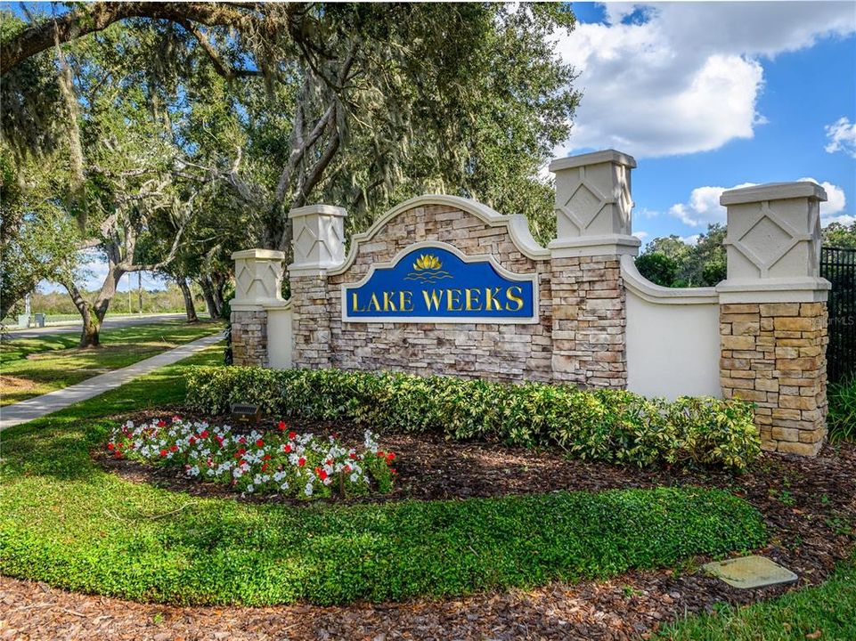 For Sale: $425,000 (4 beds, 2 baths, 2604 Square Feet)