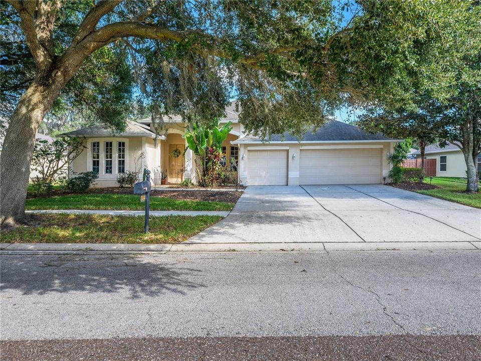 For Sale: $425,000 (4 beds, 2 baths, 2604 Square Feet)