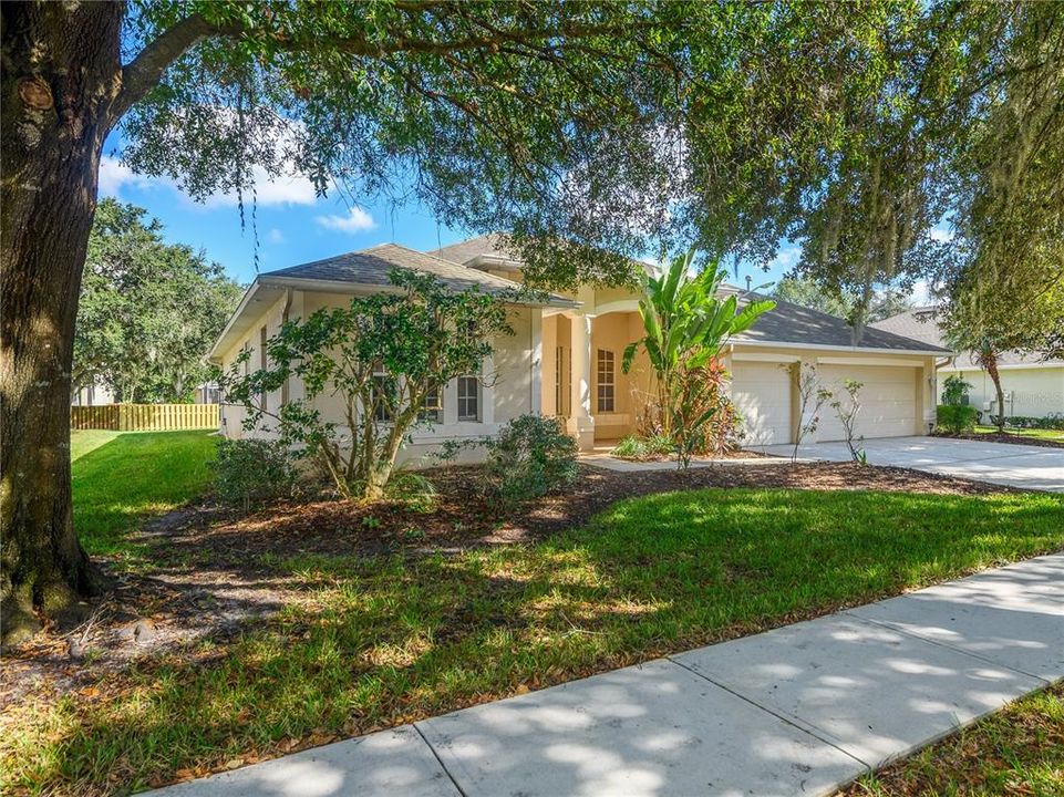 For Sale: $425,000 (4 beds, 2 baths, 2604 Square Feet)