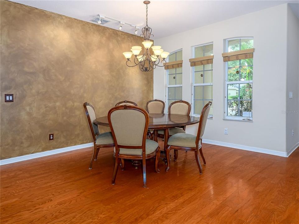 For Sale: $425,000 (4 beds, 2 baths, 2604 Square Feet)