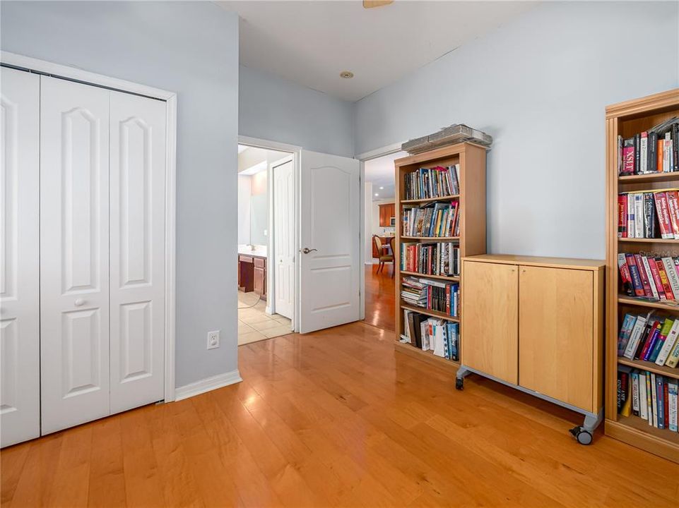 For Sale: $425,000 (4 beds, 2 baths, 2604 Square Feet)