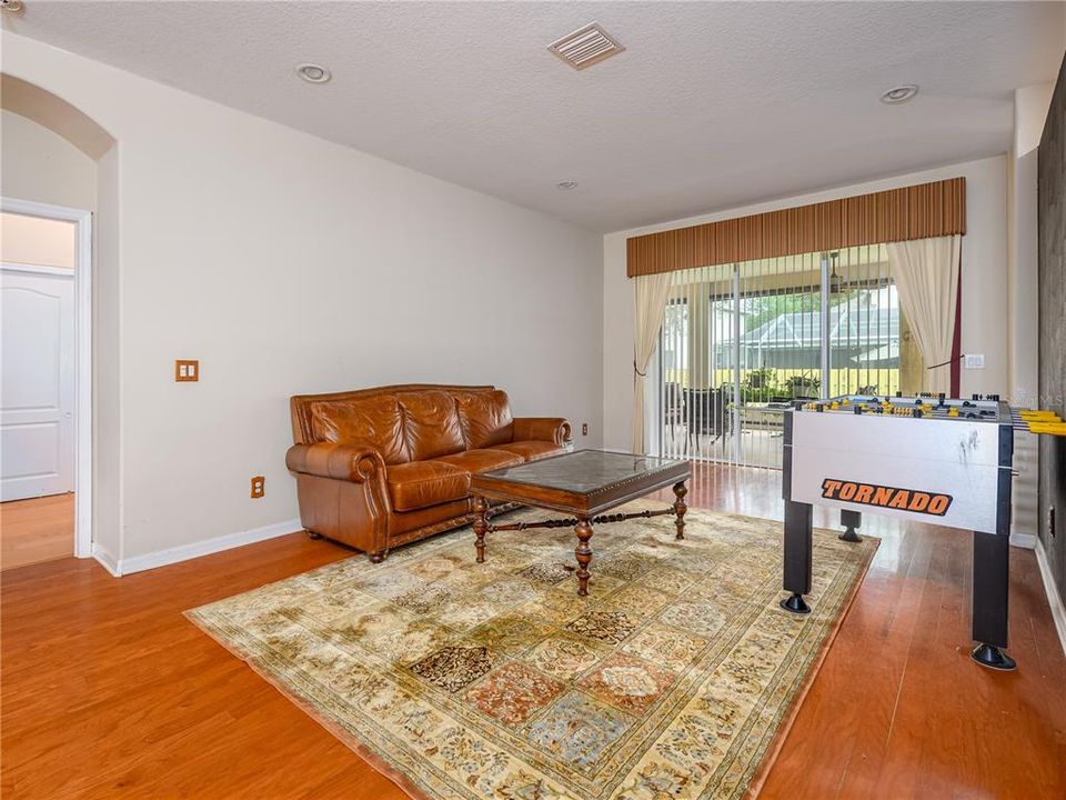 For Sale: $425,000 (4 beds, 2 baths, 2604 Square Feet)