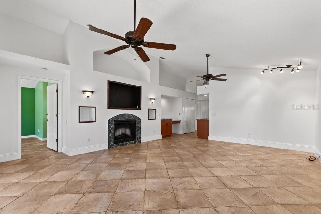 На продажу: $534,900 (3 спален, 2 ванн, 1662 Квадратных фут)