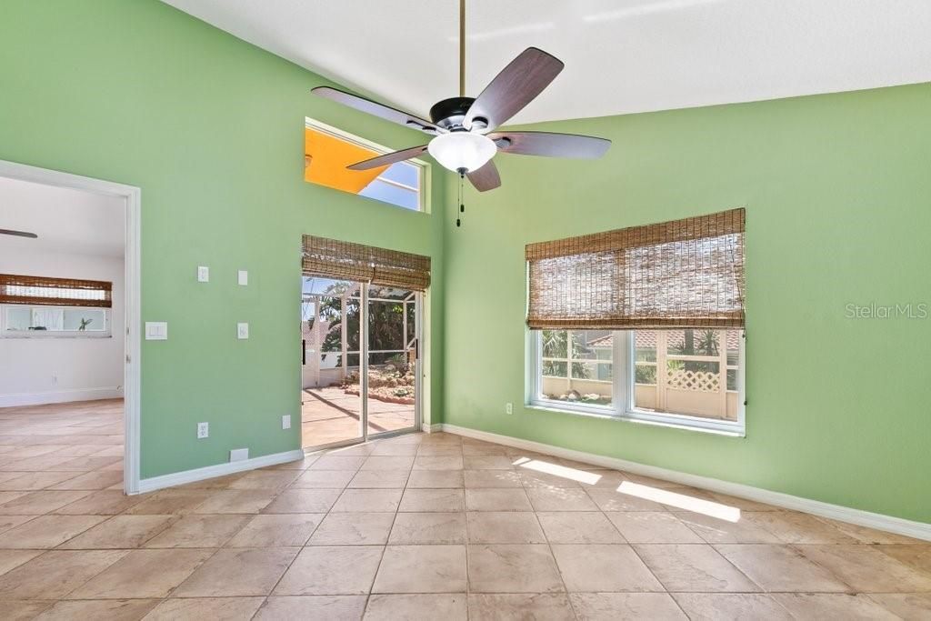 На продажу: $534,900 (3 спален, 2 ванн, 1662 Квадратных фут)