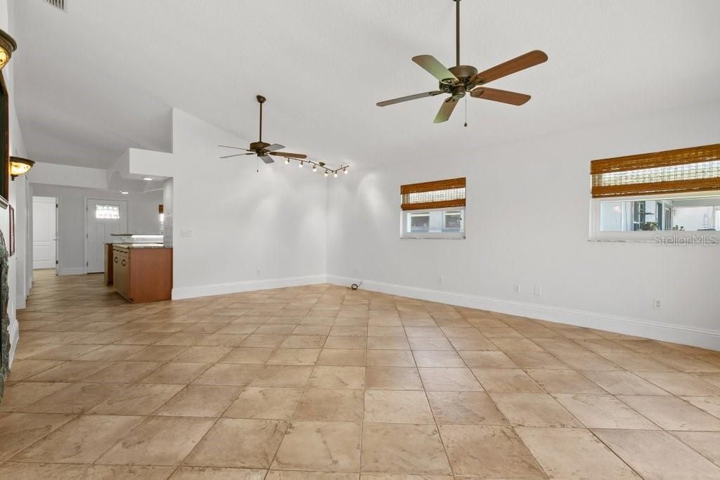 На продажу: $534,900 (3 спален, 2 ванн, 1662 Квадратных фут)