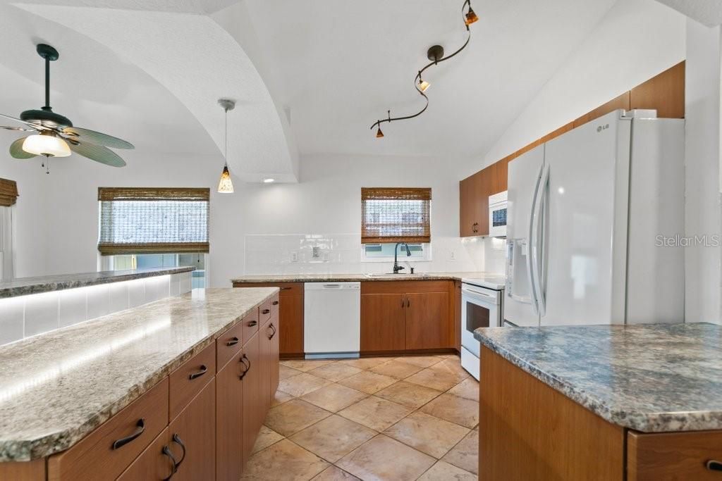 На продажу: $534,900 (3 спален, 2 ванн, 1662 Квадратных фут)