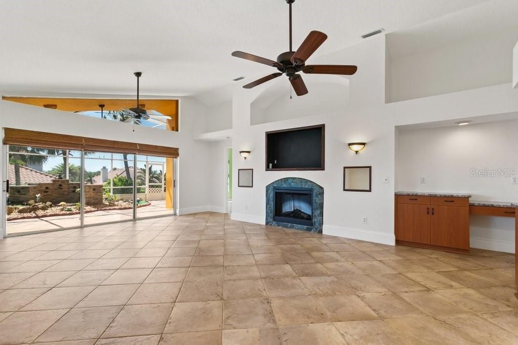 На продажу: $534,900 (3 спален, 2 ванн, 1662 Квадратных фут)